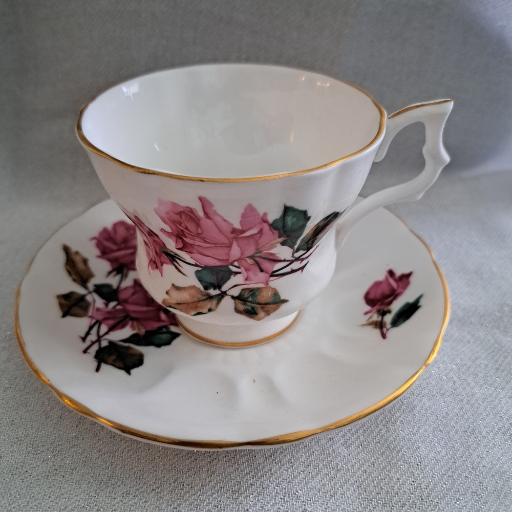 ROYAL ALBERT Fine Bone China